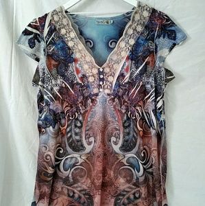 PLUS SIZE Lace with Graphic Shirt